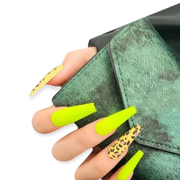 False Nails (Lot of 6) - Picture 4 of 8